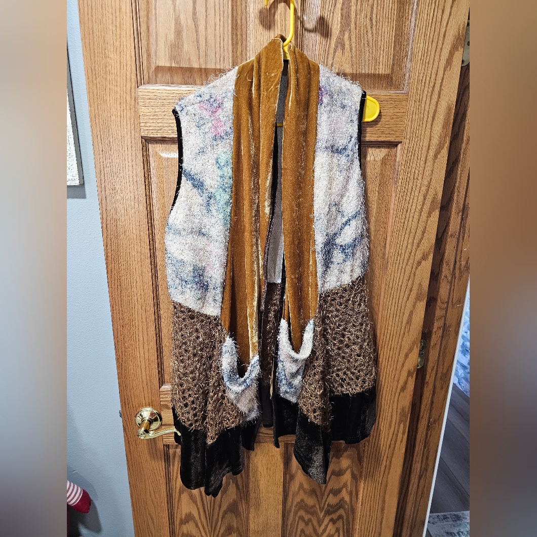 Boho Mixed-Texture Open Vest In Brown & Cream